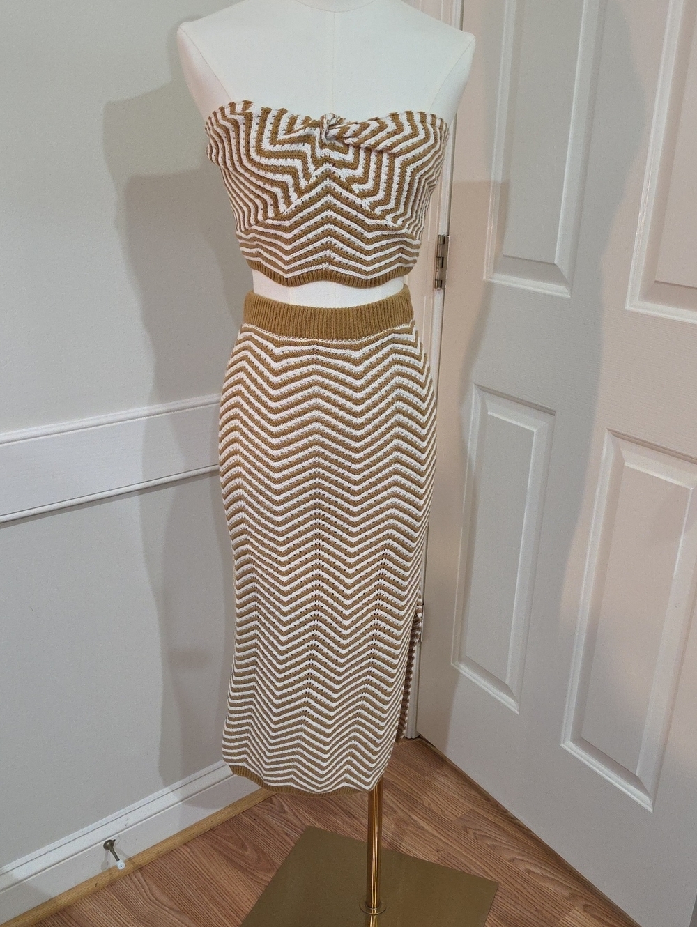 Willow & Wind Crochet Knit Chevron Two Piece Skirt Set Tan White - Size S